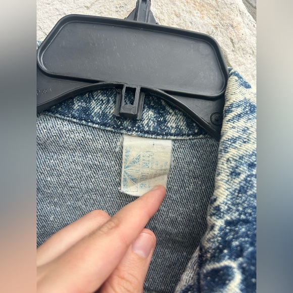 Vintage Mens Acid Wash Denim Trucker Jacket Size L Hand Painted Wolf 90's Nature - Picture 4 of 8